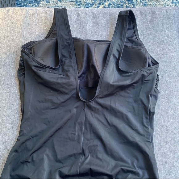 Lands' End Chlorine Resistant Scoop Neck Soft Cup Tugless Sporty One Piece, 18W - Picture 8 of 8